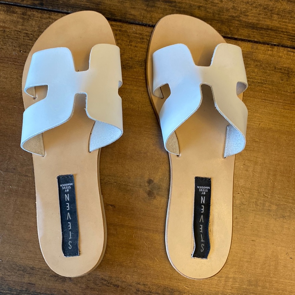 White Steve Madden flat Sandals size 8.5
